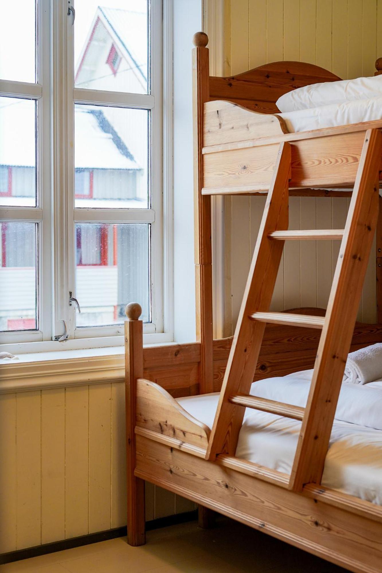 Heimbrygga Restaurant & Accommodation Skrova Luaran gambar
