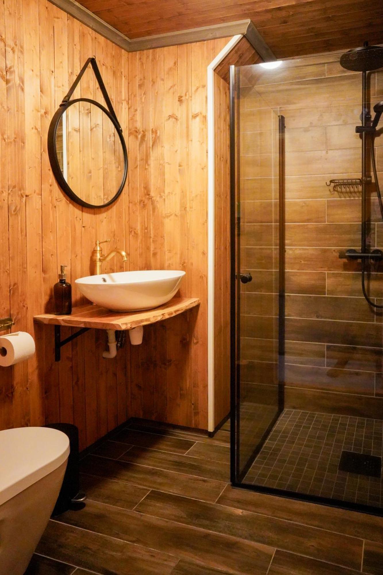 Heimbrygga Restaurant & Accommodation Skrova Luaran gambar